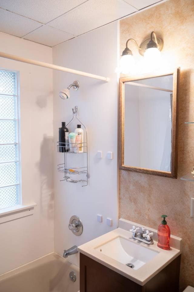 Comfortable 3 Bedroom Craftsman Bungalow In Milwaukee'S Bay View Neighborhood Extérieur photo